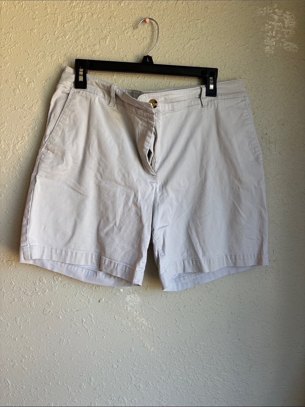Classic High-Rise Cream Cotton Shorts
